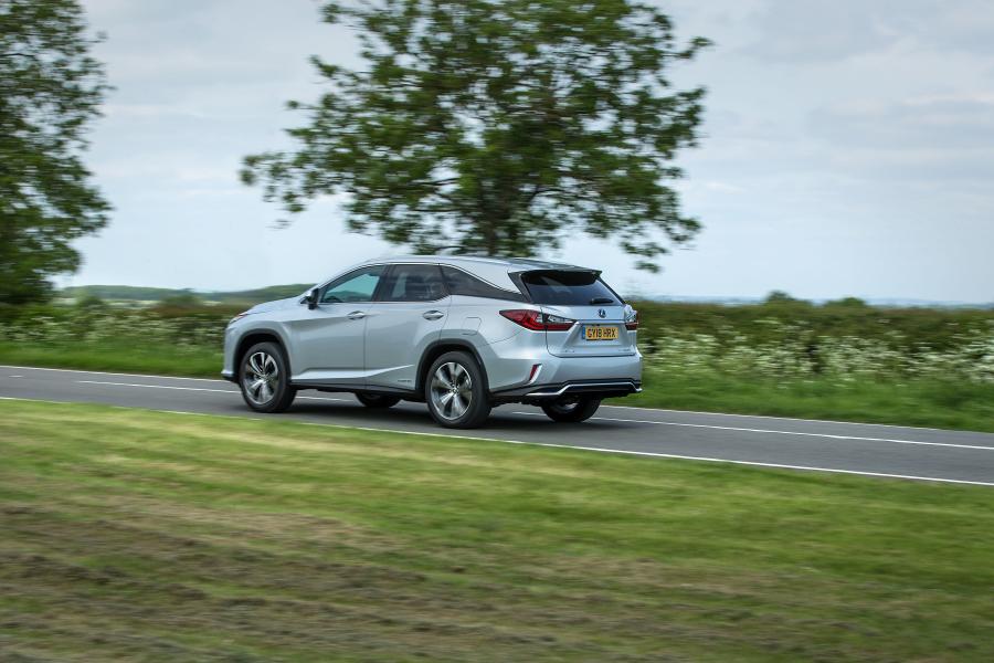  Lexus RX450hL 2018 года  (UK) (фото 28 из 38)